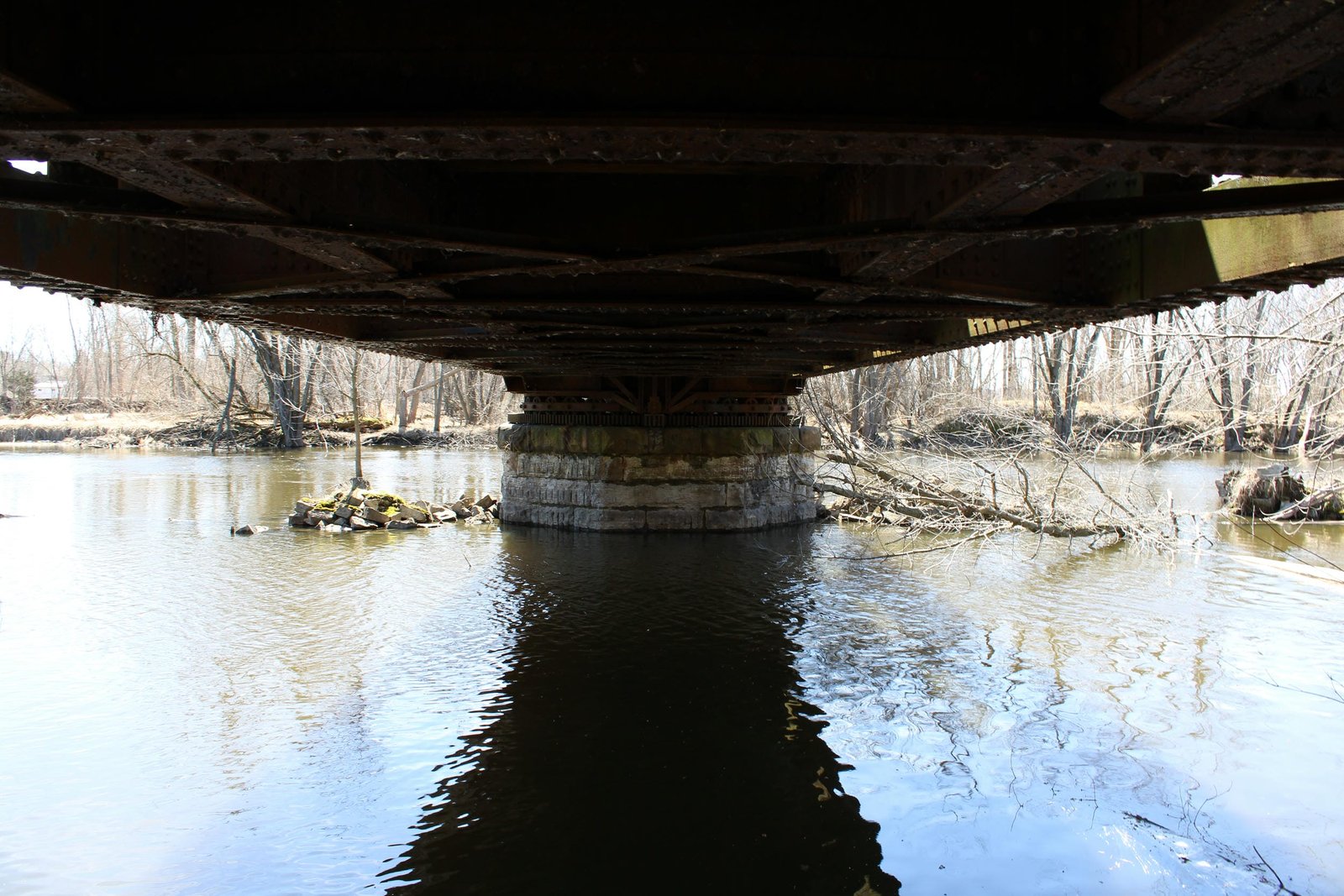underneath truss span